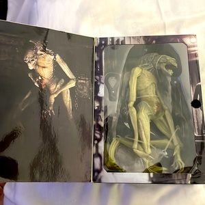 NWOT Neca Deluxe Alien Resurrection action figure